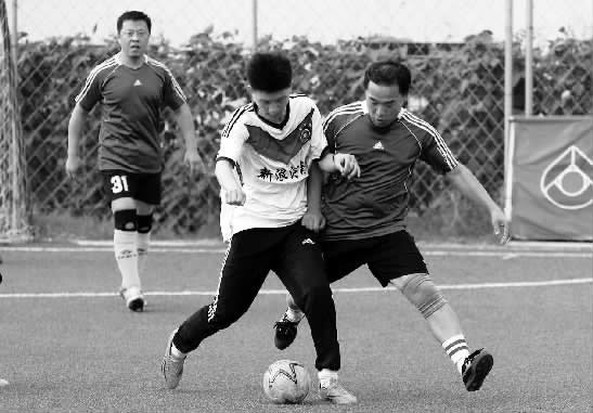 天行健隊在國家足球一級裁判、中超裁判于躍的帶領下，配合那是相當默契