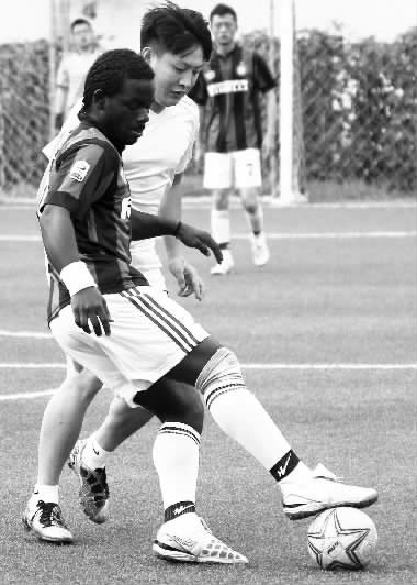 黑人小伙維安雖然沒(méi)有進(jìn)球，但其在場(chǎng)上展現(xiàn)出來(lái)的個(gè)人能力，贏得了對(duì)手的稱贊