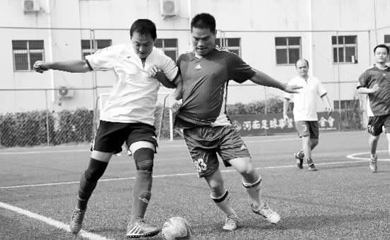 為了爭奪小組頭名，天行健和領(lǐng)航置業(yè)踢得異常激烈