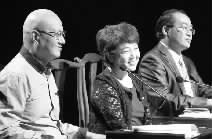 三位評委的點(diǎn)評也是節(jié)目的一大亮點(diǎn) 三位評委的點(diǎn)評也是節(jié)目的一大亮點(diǎn)