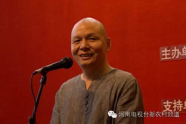 書(shū)畫(huà)家協(xié)會(huì)副主席，中國(guó)書(shū)畫(huà)家協(xié)會(huì)會(huì)員，河南省青年書(shū)法家，蘆荻