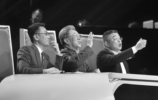 困擾著很多漢語使用者的問題，被三位先生以輕松幽默的方式提出來自嘲后，都令觀眾會心大笑。