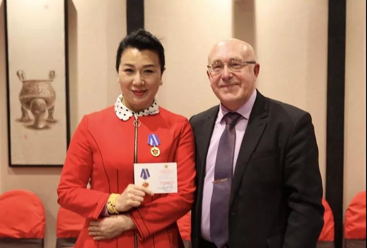 演出代表團(tuán)團(tuán)長、河南豫劇院黨委書記 汪荃珍