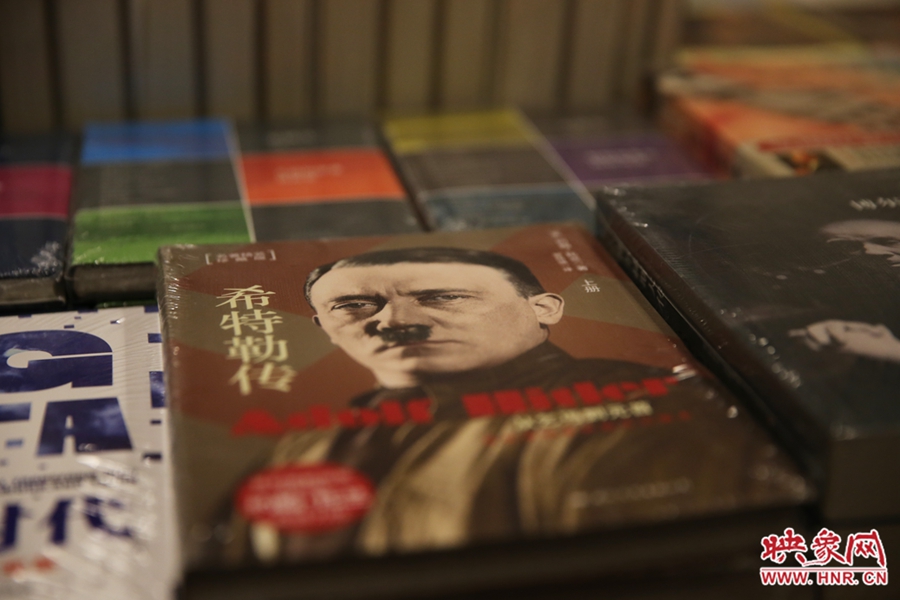 書店內(nèi)的書。