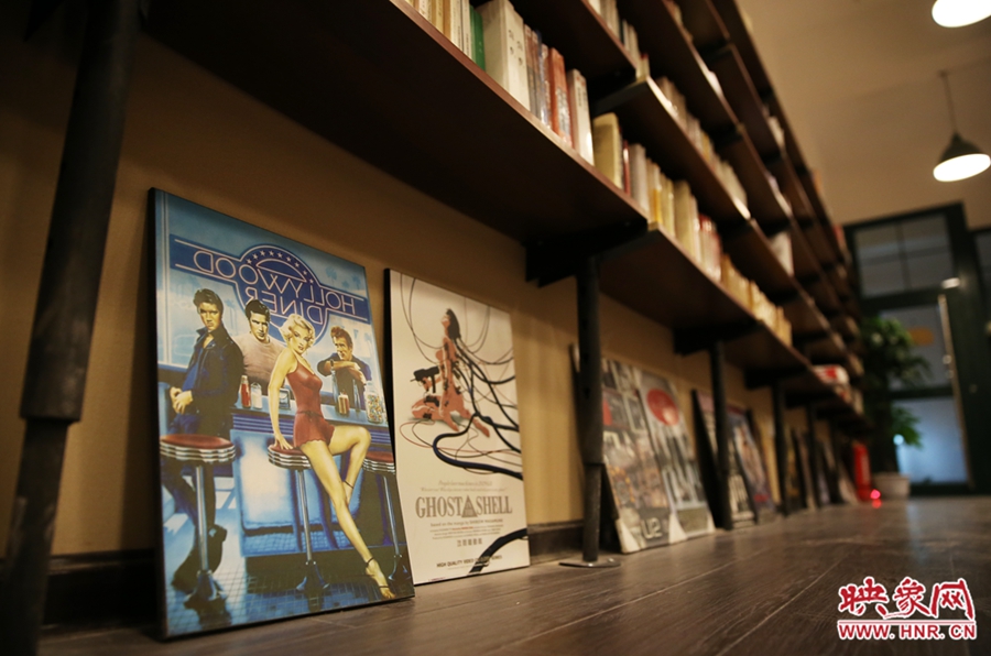 書店內(nèi)的書。