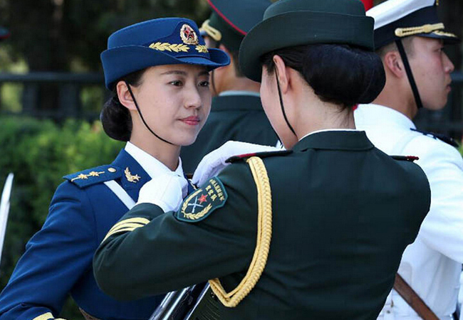 女儀仗兵,這才是2014年真正的女神！