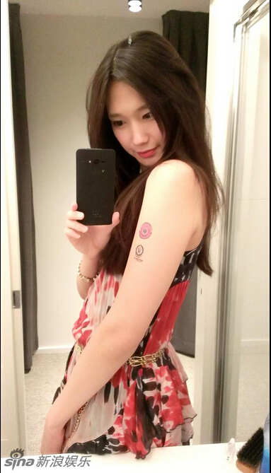 有顏有胸！日本變性美女性感迷人走紅網(wǎng)絡(luò)