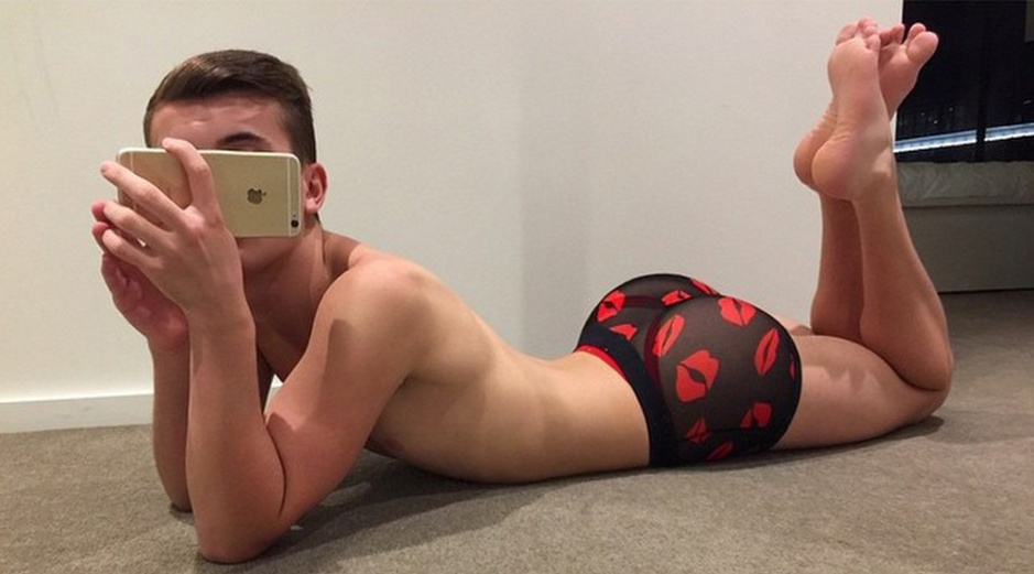 媲美卡戴珊！美少年性感肥臀兜不住