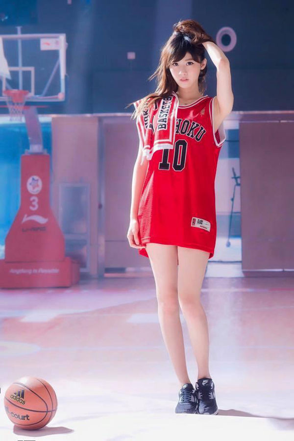 “臺(tái)灣第一美腿”或代言游戲 長(zhǎng)腿寫真受追捧