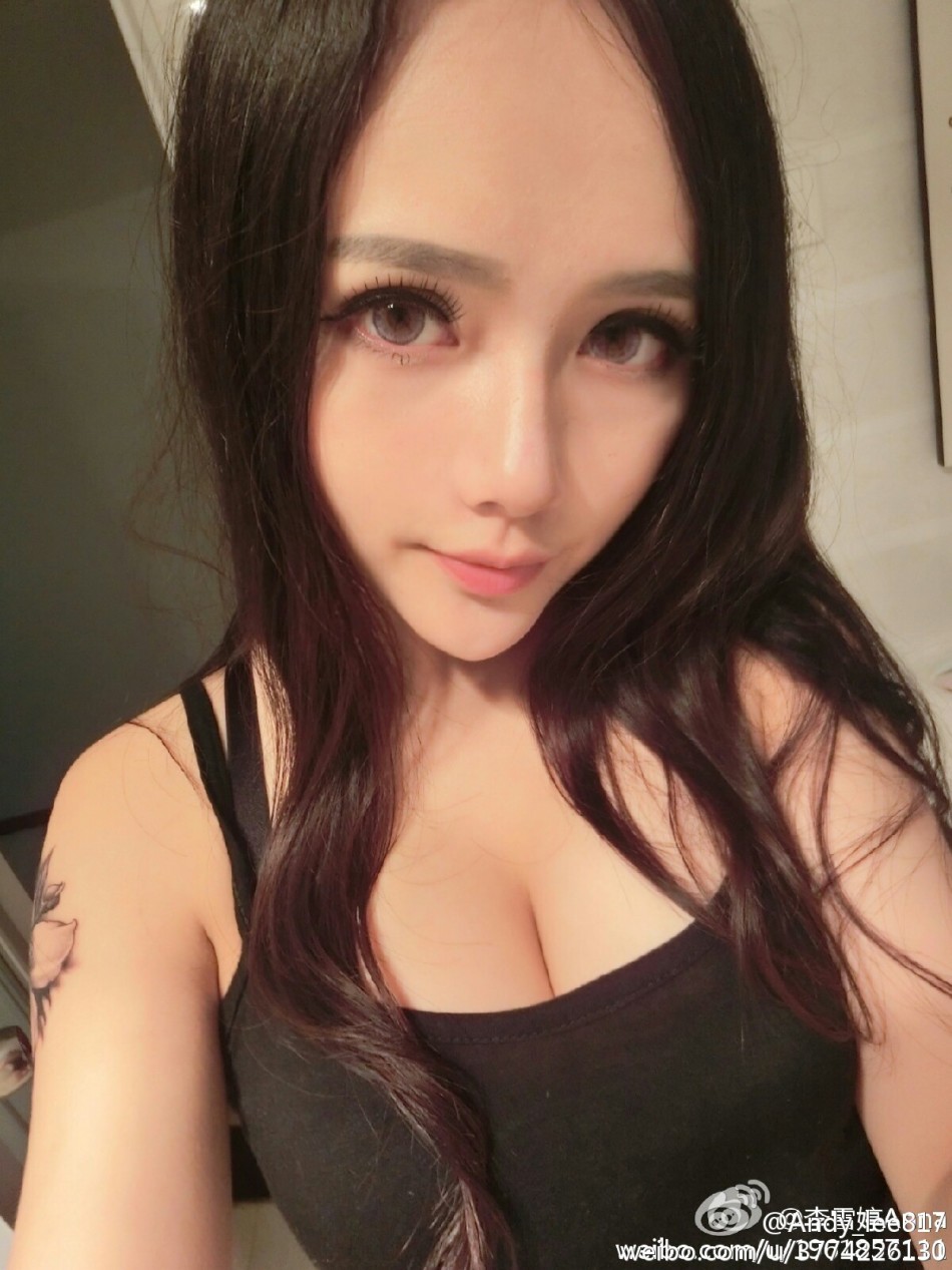 湖大21歲?；ㄇ巴购舐N無(wú)懼走光