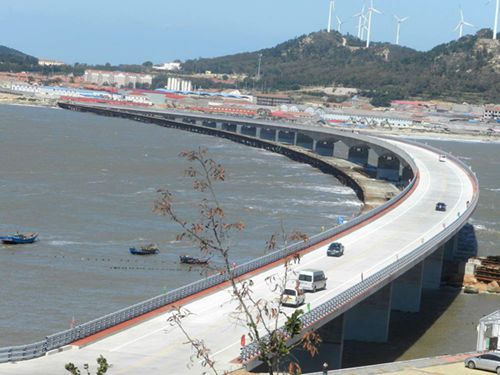 山東首座海島跨海大橋建成通車。（資料圖）
