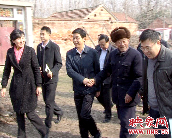 金冬江、李萬順、吳文立一行赴正陽縣慰問